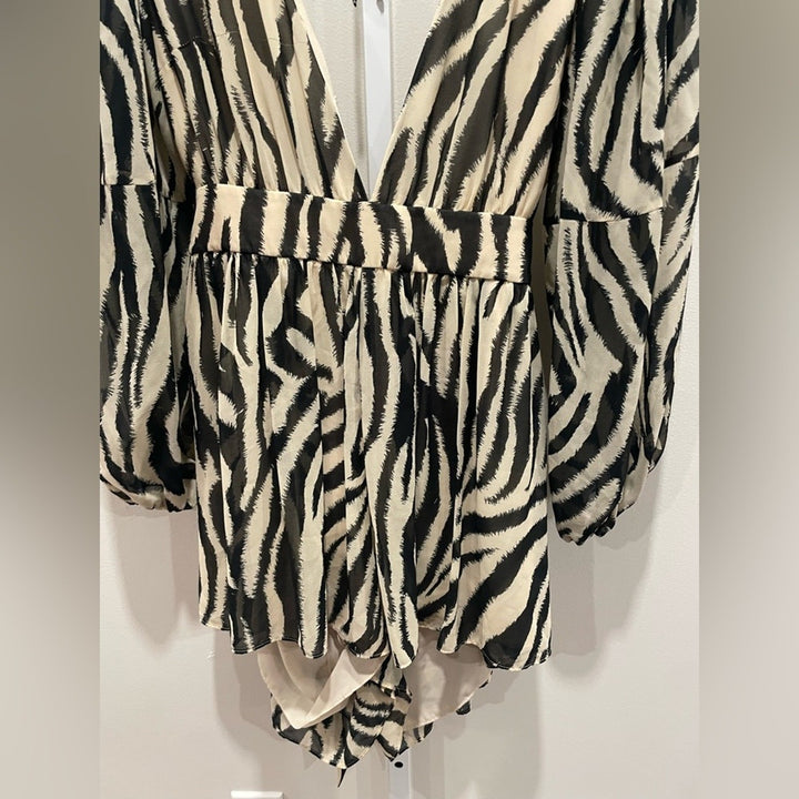 Toccin X RTR Zebra Romper Size 10