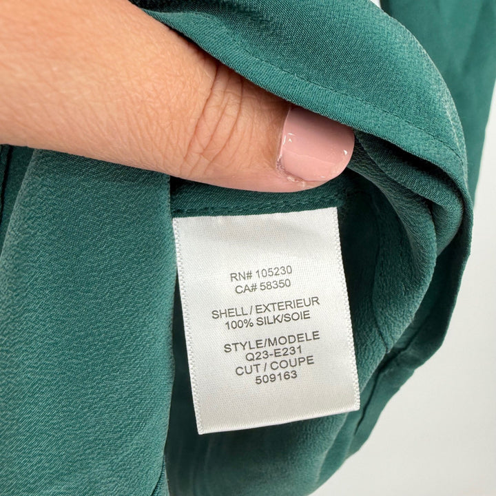 EQUIPMENT Femme Silk Button Down Shirt Green Long Sleeve Two Pocket Size XS