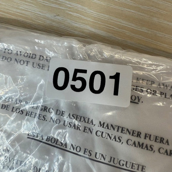 Bloomies Rainbow Graphic T Shirt Women's M Medium White Colorful Cute Tee