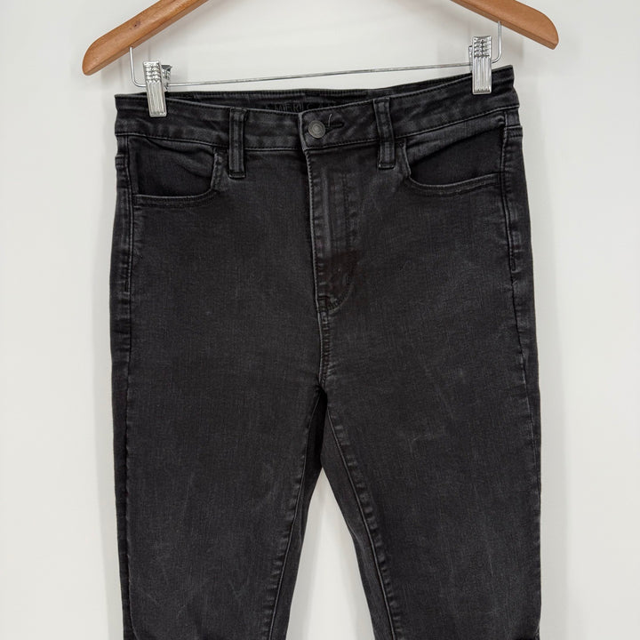 American Eagle Black High Rise Ripped Knee Jeans Next Level Stretch Size 10