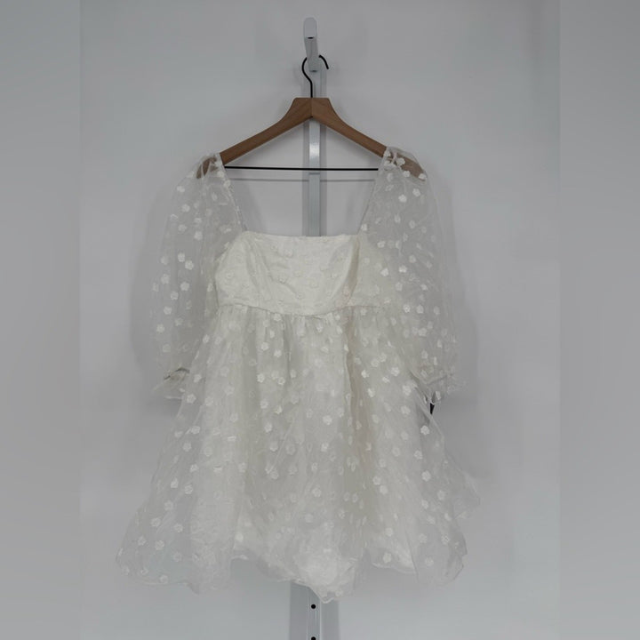 Lulus Effervescent Charm White Organza Floral Babydoll Mini Dress Size M