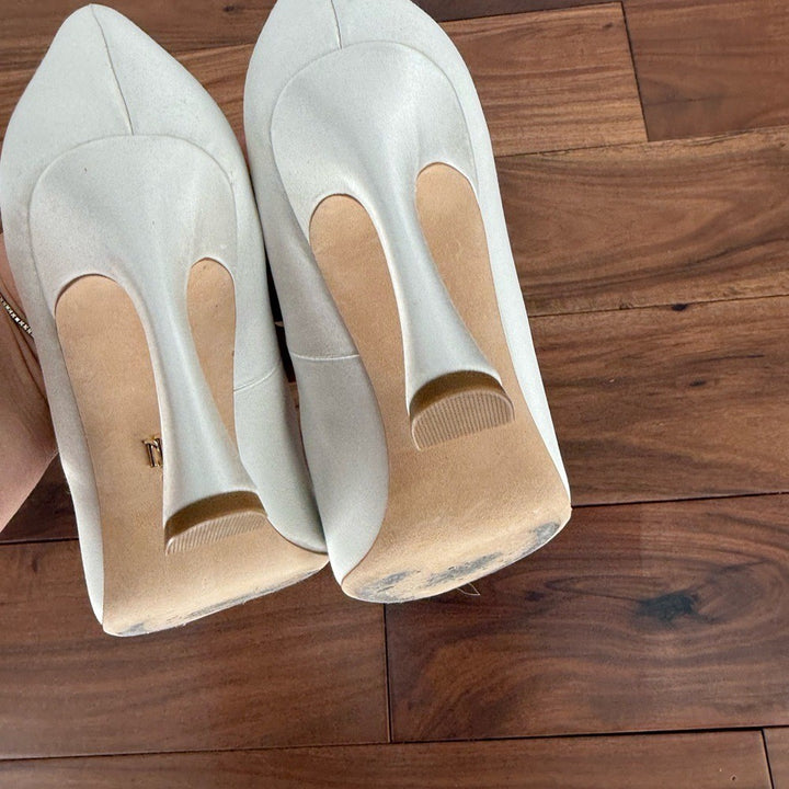 Badgley Mischka Aubree Pointed Toe Stiletto Pumps With Crystal Buckle Size 9.5