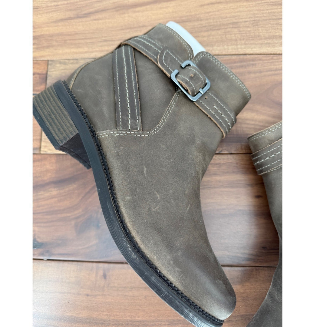 Clarks Womens Brown Leather Ankle Boots Buckle Accent Zip Up Booties