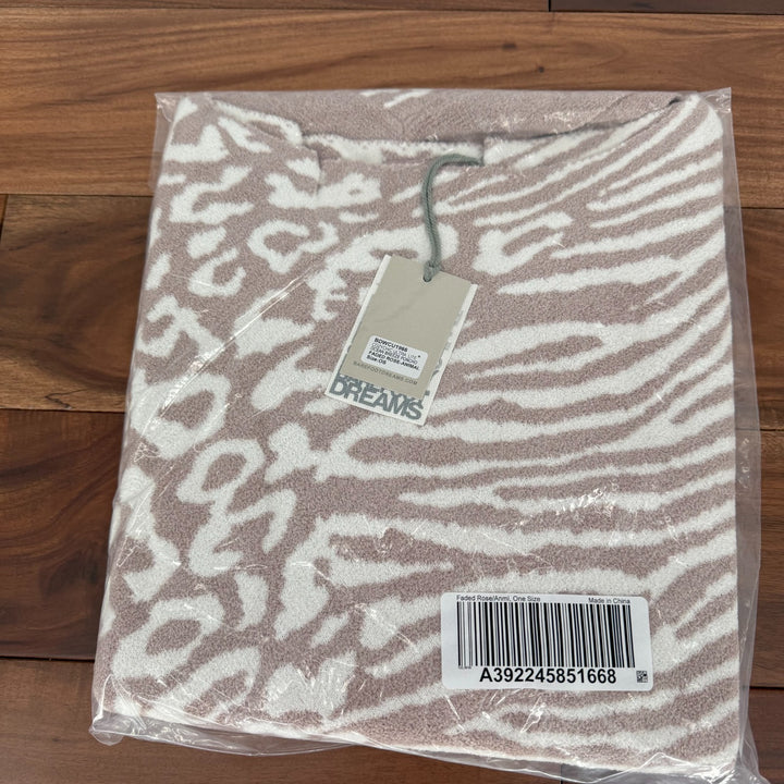 Barefoot Dreams CozyChic Lite Ocean Breeze Poncho Womens OS Rose Animal