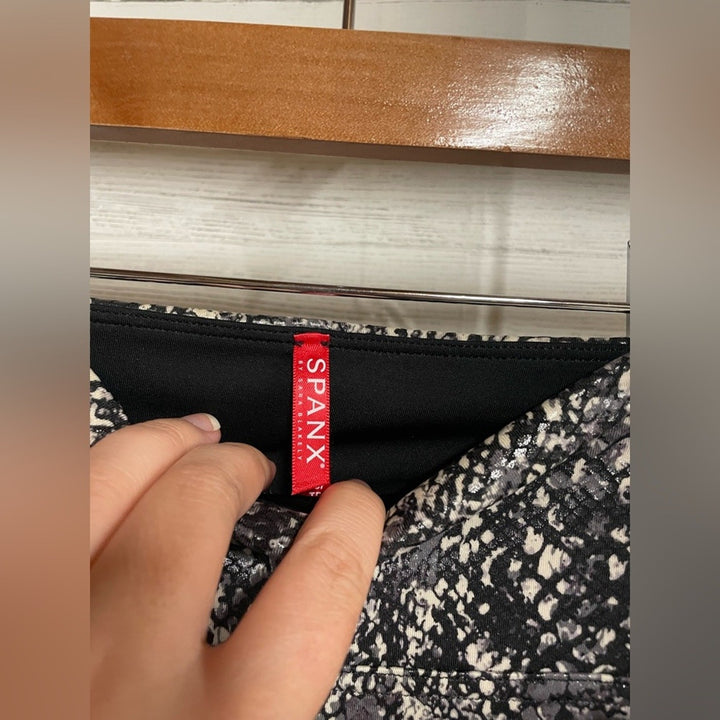 Spanx Faux Leather Snake Shine Leggings Size XS